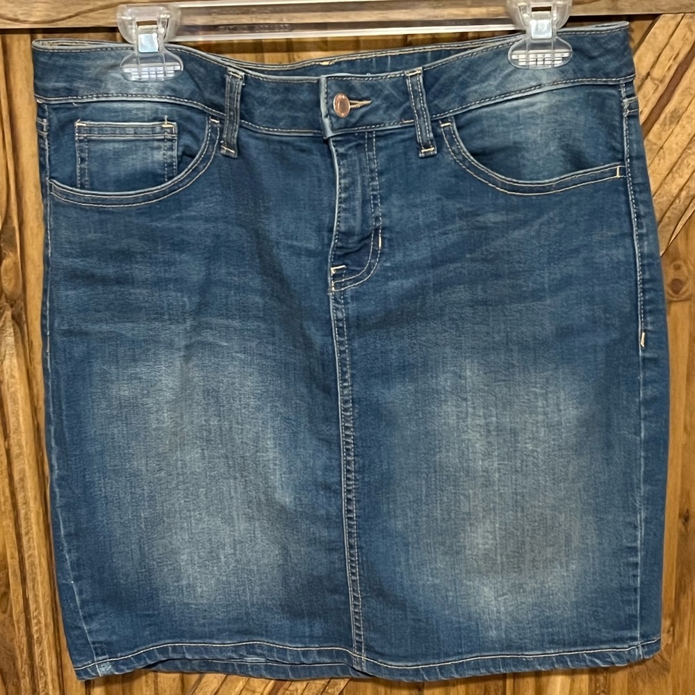 Old Navy jean skirt